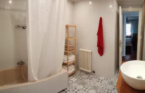 Spacious and bright house in San Sebastián-Aginaga. - Image 2