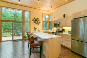Modern Mt. Baker - Glacier Cabin - Image 2