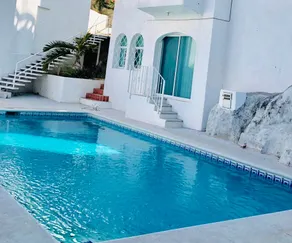 Fun Mini-Loft Near the Beach, Pool Right Outside - Image 3