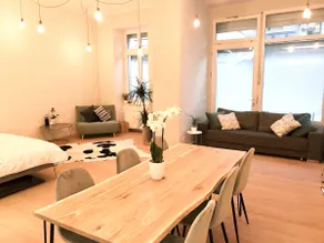 Designer open plan modern apartment near the river - Image 5