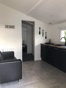 Charming mini house - Image 3