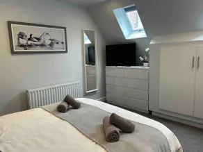 Beautiful home from home- 𝙁𝙍𝙀𝙀 𝙥𝙖𝙧𝙠𝙞𝙣𝙜. - Image 3