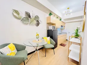 Classy 1BR Suite w/ Skyline View + Netflix - Image 2