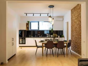 Bright 3BR Flat - Top Location - Green view balcony - Image 2