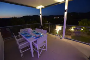 V1 Luxury Suites Toroni - Image 3