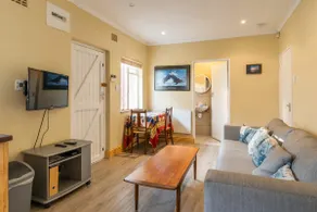 Grace Cottage-Spacious flat in family neighborhood - Image 3