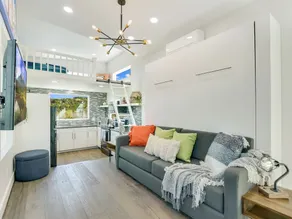 Tree House Tiny Home W Hot Tub - Image 2