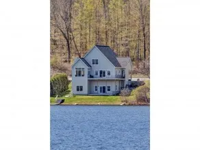 Black Bear Lodge: Lakefront Home på Mascoma Lake - Image 2