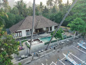 4 Bedrooms Beachfront Bali Taoka Beach Villa - Image 2
