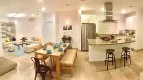BIG HOUSE: 3bd/3ba with sea views! - Image 5