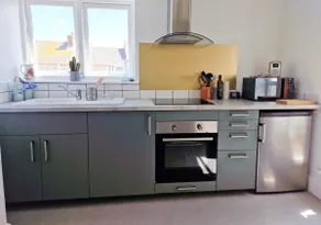 Sunny, central apartment in Penzance, Cornwall - Image 5