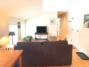Max's Roost ~ Apt. 4 - Image 4