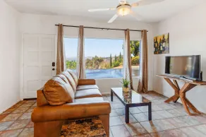 Private Vineyard Estate w/ Guest House & Hot Tub - Image 3