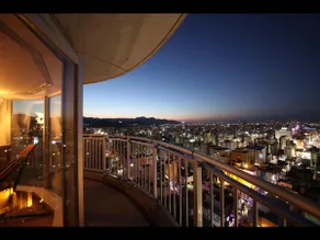 29th floor, room with hammock and record player, superb view, 2-minute walk to the subway, many convenience stores, accommodates up to 5 people - Image 2