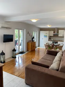 70m², Big Terrace, BBQ, 4 Guests, Walk to Beach - Image 2