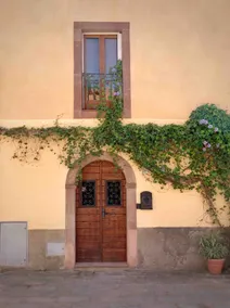 Eat sleep and wander Bosa historic central house - Image 2