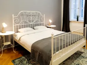 Apartment at central square+Cathedral view+parking - Image 2