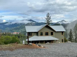Shasta Sunrise Retreat|HotTub|NOW w/ 1 Night Stay! - Image 4