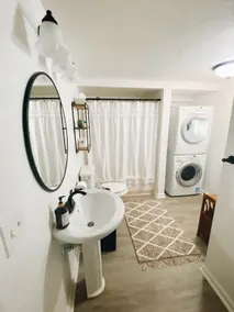Clean & Modern Studio w/ King Bed & Pull-Out Couch - Image 4