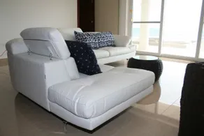 Luxury Beachfront condo – Villa Nautica - Image 3