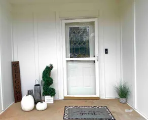 Entire Home, 3bd- 2bath. Check-out 12pm - Image 2