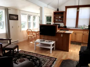 Trillium Cottage-Hot tub- Woodstove-Walk to Town - Image 3