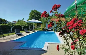 * Luxury 8BR Villa • Heated Pool & Jacuzzi - Image 2