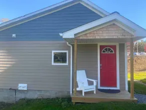 Cozy & Private Modern Bungalow | Downtown Clarion - Image 2