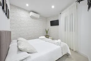 *** Study Center Plaza Mayor-Sol Wifi A/C*** - Image 2