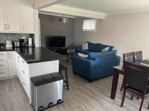 Renovated 3BR Bungalow · Toronto + Parking - Image 4
