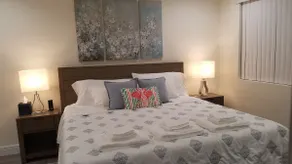 Sam's Place in Historic Hollywood FL 10 min to beach. High quality finishes. - Image 2