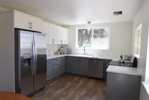 Neu renoviert, sauber, komfortabel und zentral gelegen - Image 3