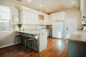 Full Height Windows | Gas Fireplace | Near CSUC - Image 4