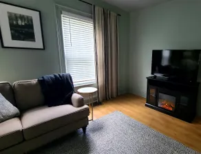 Spacious village house, 1 mile to Colgate campus - Image 2