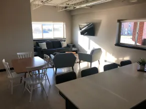 Stylish CF Apartment, Sleeps 7 - Image 4