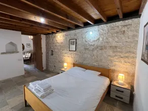 King's house - Image 5