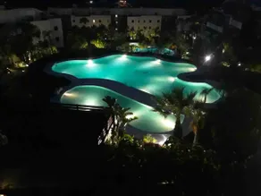 Appartamento di lusso in prestigioso complesso con vista panoramica mozzafiato - Image 2
