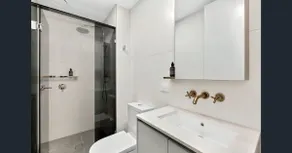 New Spacious 2 Bedroom With Gorgeous City Views - Image 3
