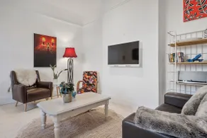 Urban Vibes at Grappa Court North Hobart - Image 4