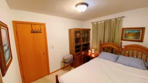 Blissful Retreat w/A trail behind, 2 bathroom & AC - Image 5