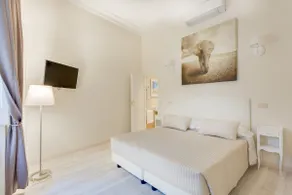 LPM Apartment 4 - Trevi Fountain / Barberini - Image 3