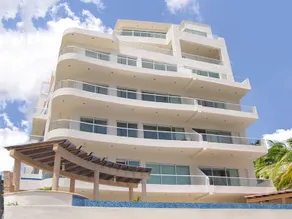 Oceanfront, 1 bedroom, parking, Level 1 - Image 3