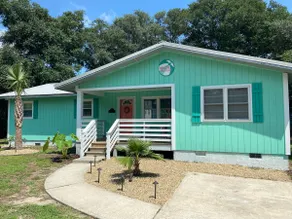 “Beach Ballin” Cozy Home 1m to Beach + Fire Pit - Image 2