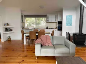 Stone’s Throw: beachside, pet friendly, EV charger - Image 5