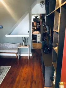 Full house in “coolest neighborhood in America” - Image 4