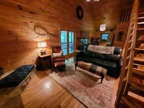 Private Escape / Downtown Blue Ridge in 15 minutes - Image 5