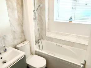 1 Bed Bognor Apartment 300 yrds from beach - Image 2