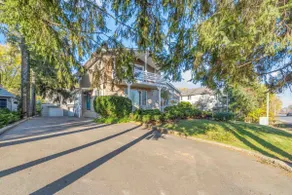 Beautiful Lakeview Cottage on the Beach - Image 3