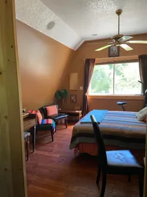 14 acre forest solitude 2 bed Guesthouse w/Pool - Image 4