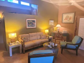 Beautiful Townhouse awaits you. - Image 2